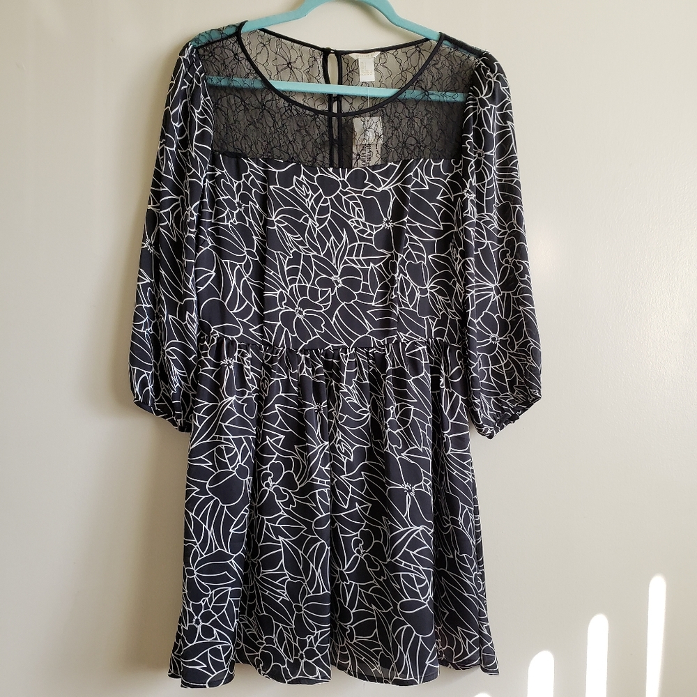 Forever21 (Classic) Black and Cream Short Dress